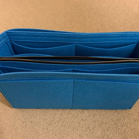 Coach Rogue Tote - Picture 14 of 17